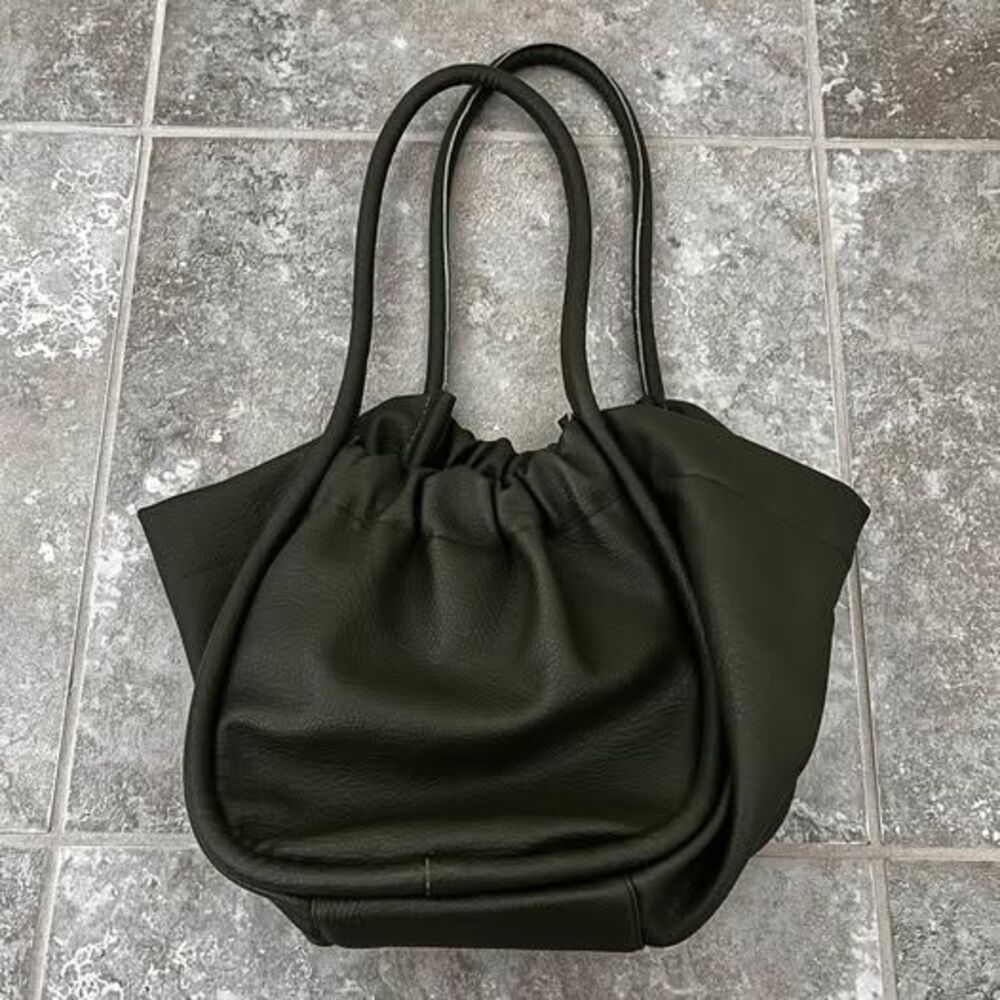 Olive green / khaki shoulder bag